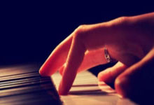 开云平台-美国网球队逆袭英国队,费德勒一人扛起全场的传奇瞬间